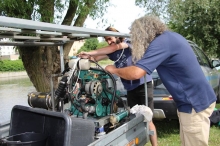 Silnik na jachcie (Bydgoszcz, czerwiec 2017) foto: Adam Dyniewski