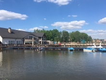 Licencja do holowanie narciarza wodnego i innych obiektów pływających | Charter.edu.pl foto: www.charter.edu.pl