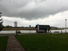 Pada, no powiedzmy szczerze, leje .... jednak nie ma złej pogody, są tylko ludzie źle ubrani | Charter.edu.pl foto: Kasia Koj